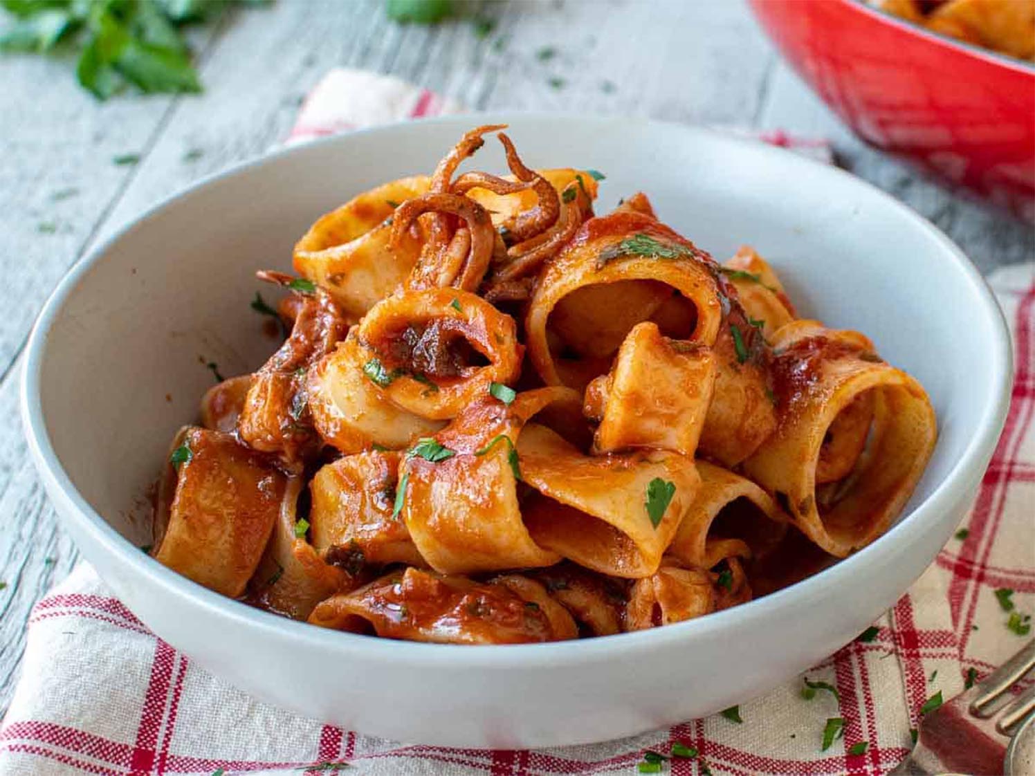 calamarata-pasta-closeup